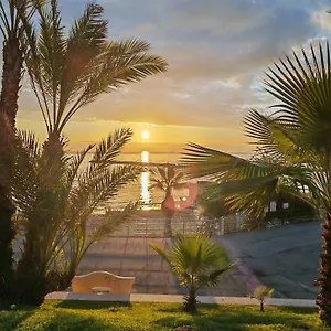 Con Giardino A Pochi Minuti Dal Mare - #essenzedimaresanremo Appartement